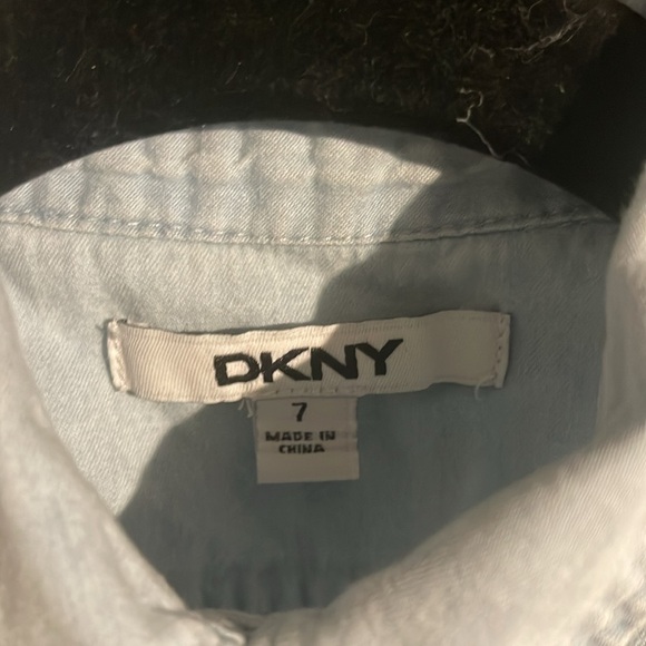 3/$20 DKNY Girls Sleeveless Denim Dress with Tie Waist - Size 7 - Picture 5 of 5